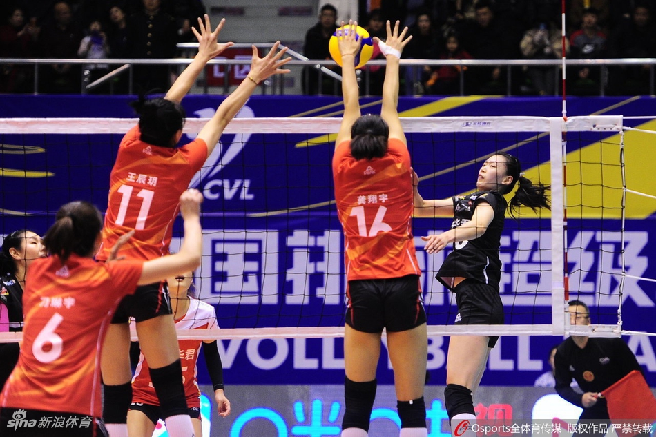 排超联赛辽宁女排0-3江苏女排