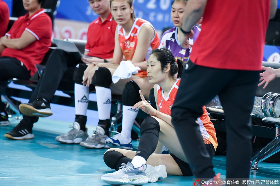 朱婷出战!排超天津女排2-3江苏女排