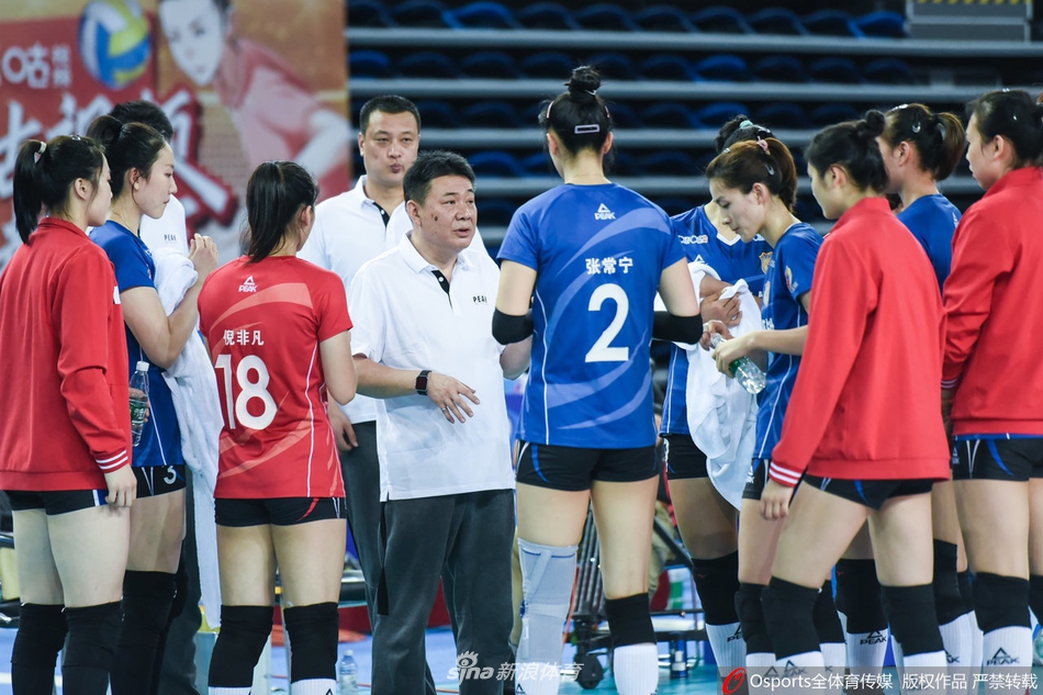 排超联赛江苏女排3-0浙江夺第4胜