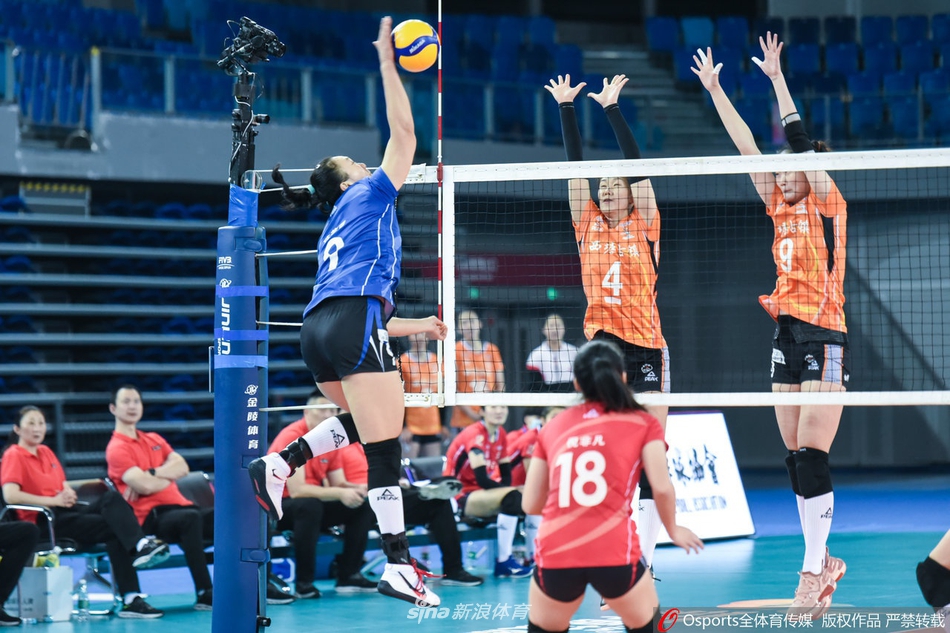 排超联赛江苏女排3-0浙江夺第4胜