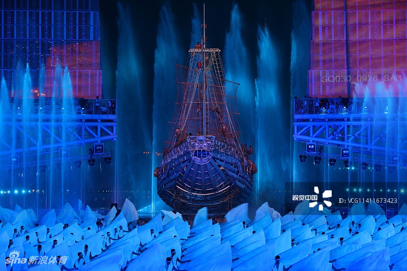 2010年第16届广州亚运会“巨轮造型”抢眼