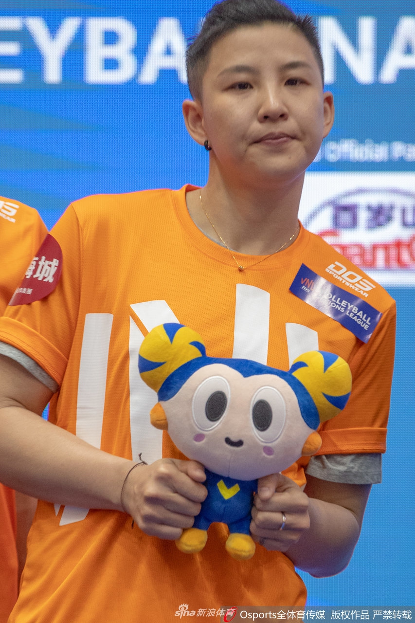 张磊出席世界女排联赛香港见面会