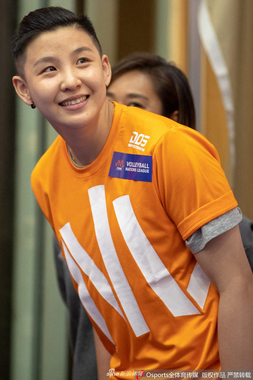 张磊出席世界女排联赛香港见面会