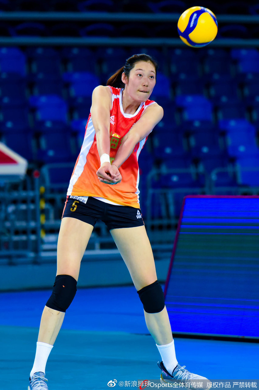 排超联赛中国女排队长朱婷特写