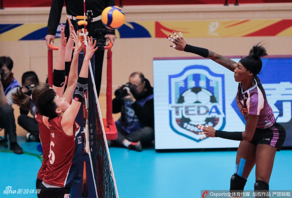 排超八强战天津女排3-0辽宁女排