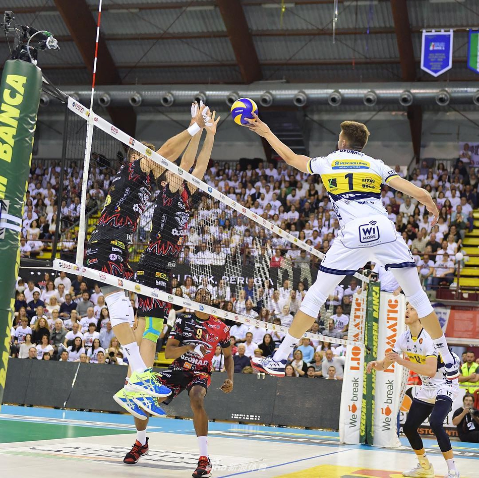 男排意甲佩鲁贾晋级决赛