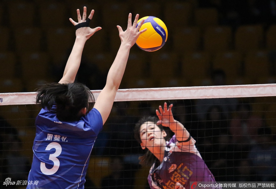 排超八强战天津女排3-2江苏