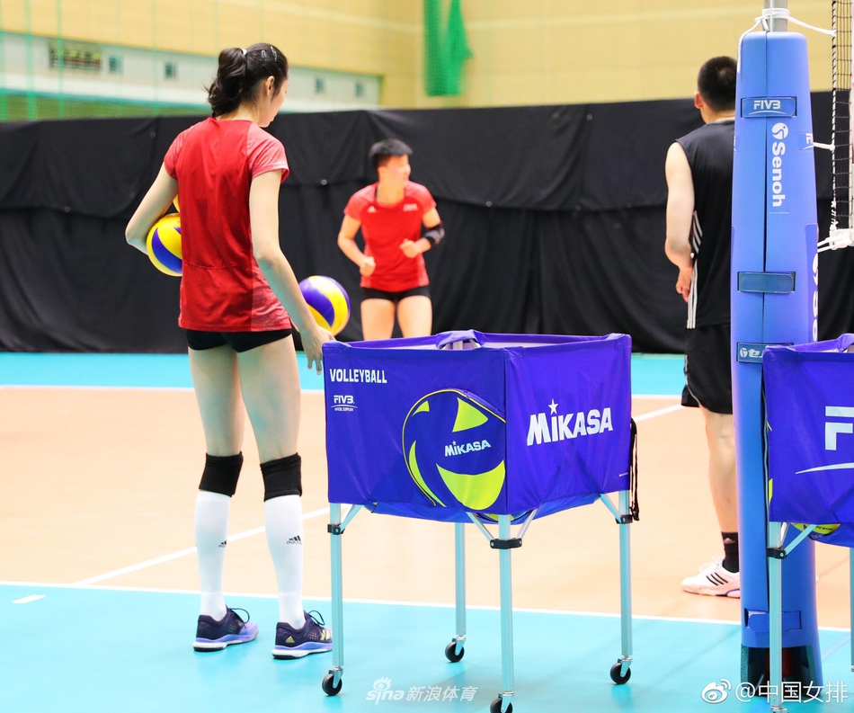 备战世锦赛女排集训一丝不苟