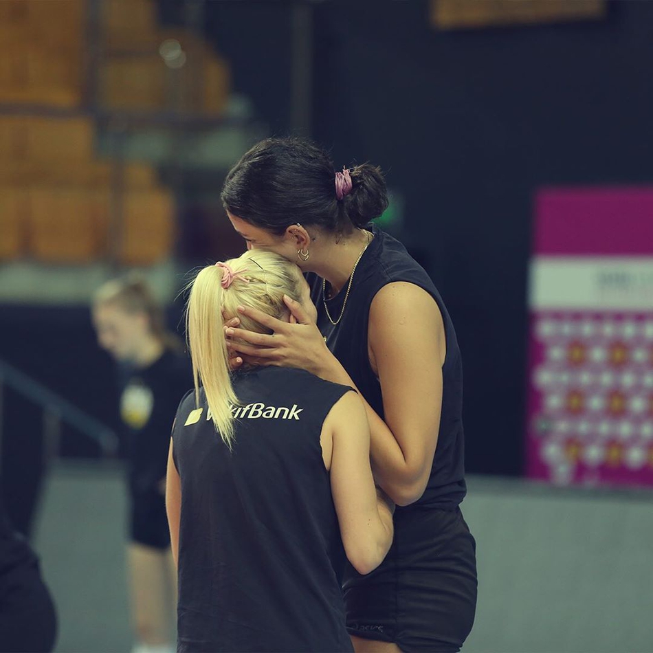 土耳其女排豪门瓦基弗银行训练