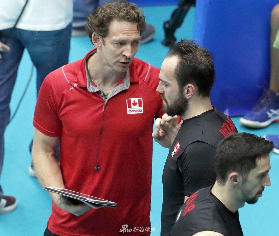 世锦赛中国男排1-3加拿大
