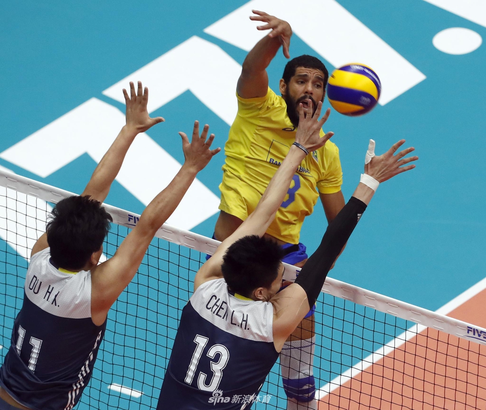 世锦赛中国男排0-3不敌巴西