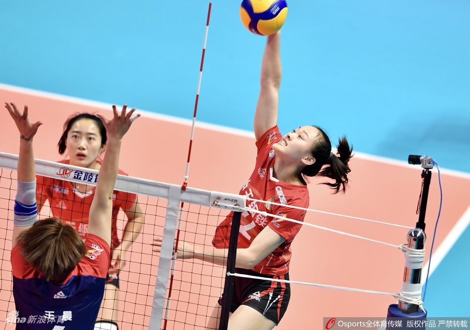 排超首轮江苏3-0四川女排