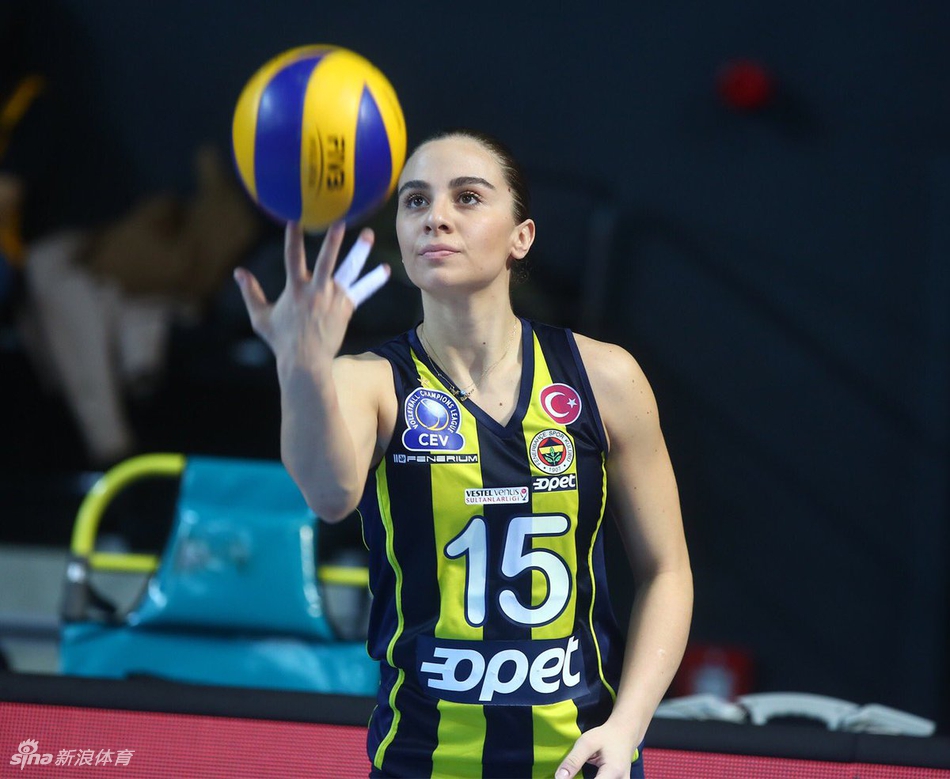 朱婷17分瓦基弗3-0费内巴切