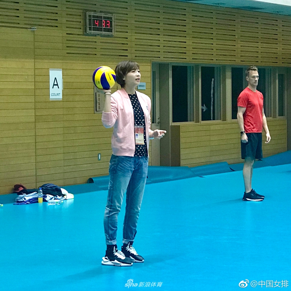 备战世锦赛女排集训一丝不苟