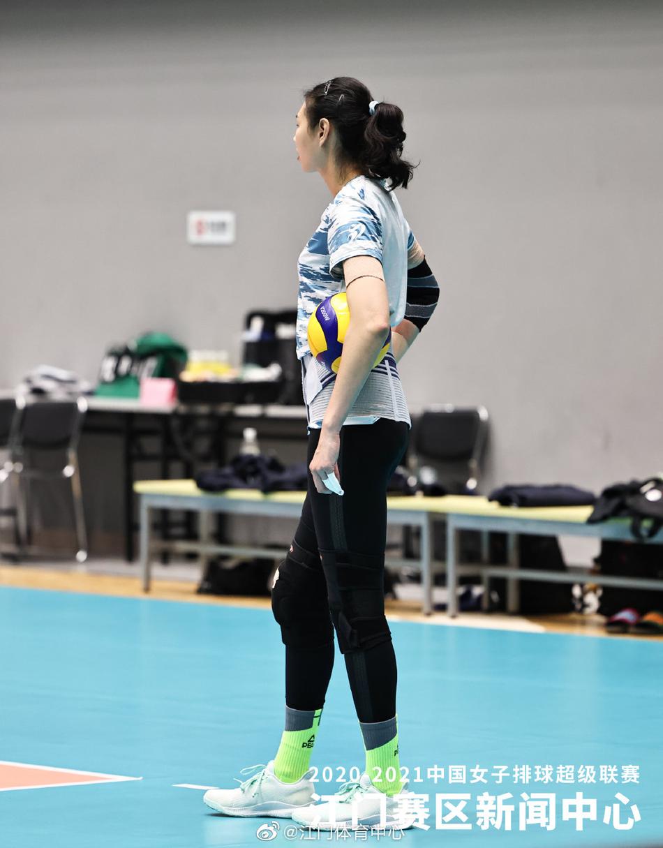 中国女排超级联赛训练日众国手亮相