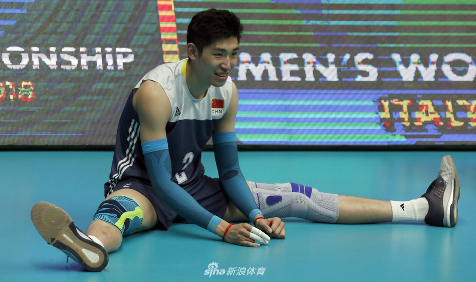 世锦赛中国男排0-3不敌巴西