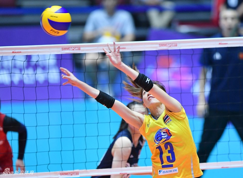 亚锦赛中国女排1-3泰国无缘决赛