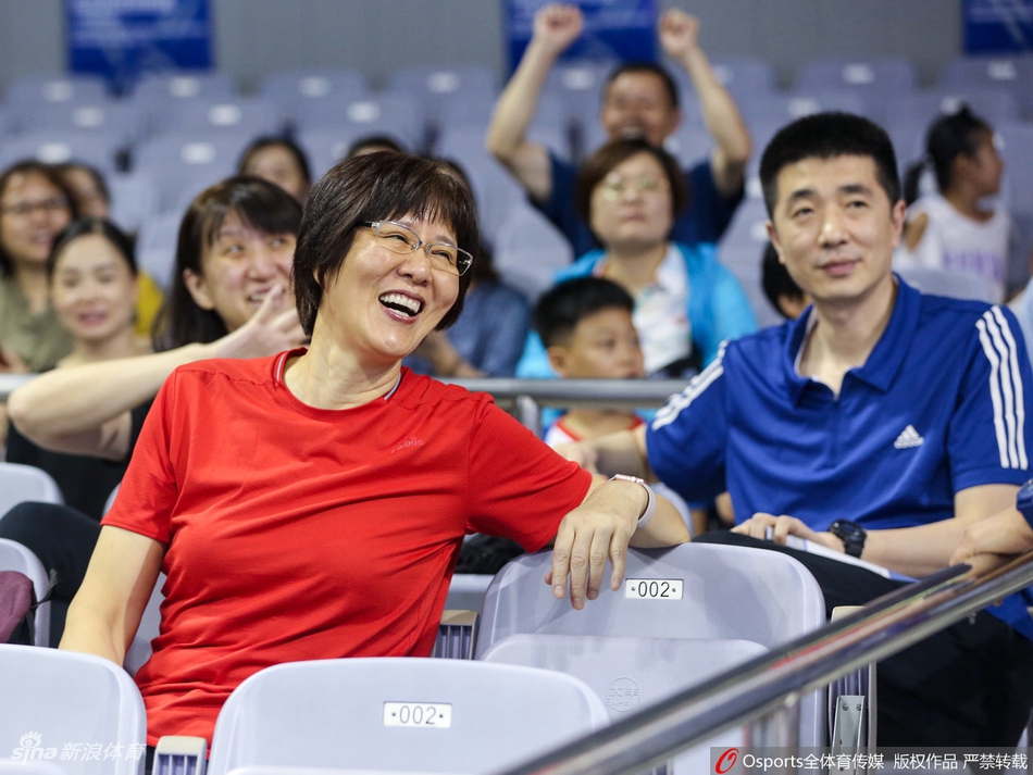 中国女排观战奥运资格赛土德战