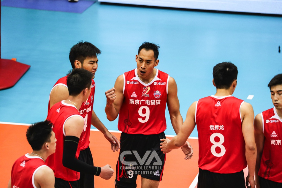 河南男排苦战五局3-2力克江苏