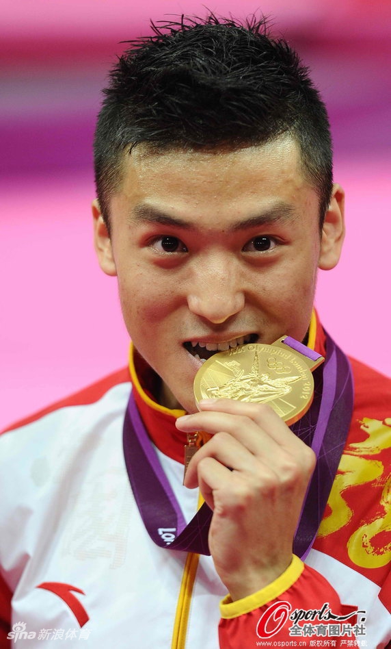 2012年8月3日，2012年伦敦奥运会男子蹦床，中国选手董栋获得金牌。