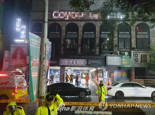 酒吧坍塌致游泳世锦赛九运动员受伤