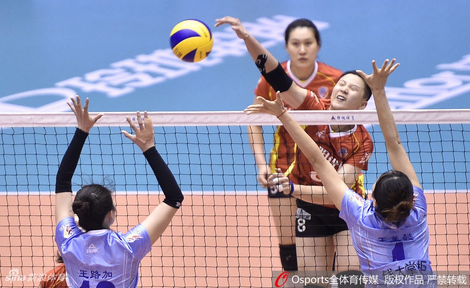 排超八强战辽宁女排3-2上海女排