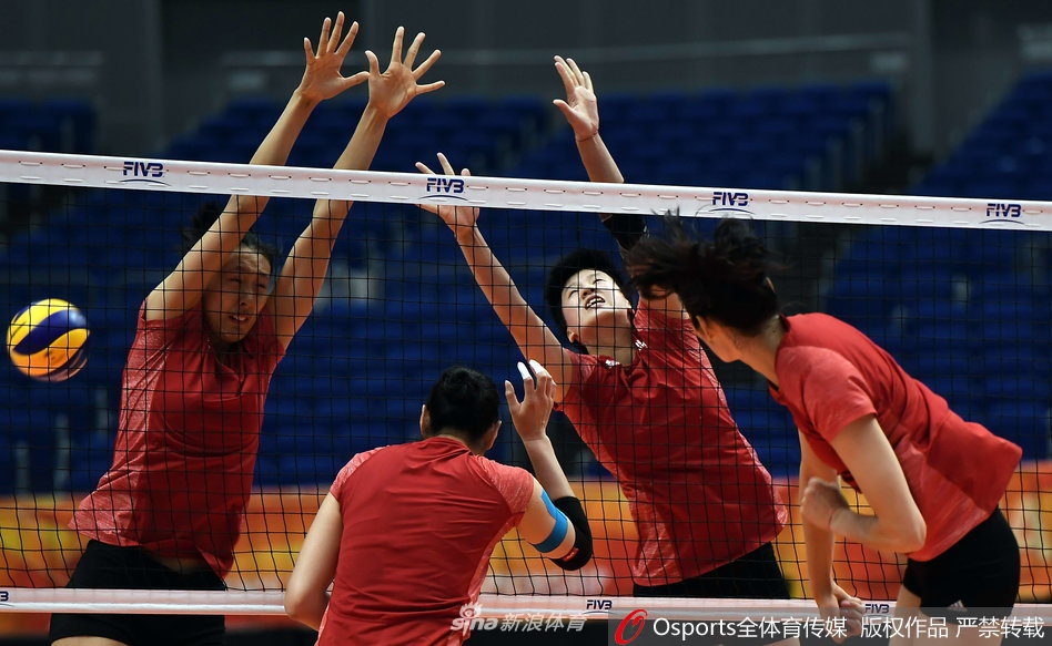女排世锦赛半决赛中国队适应场地