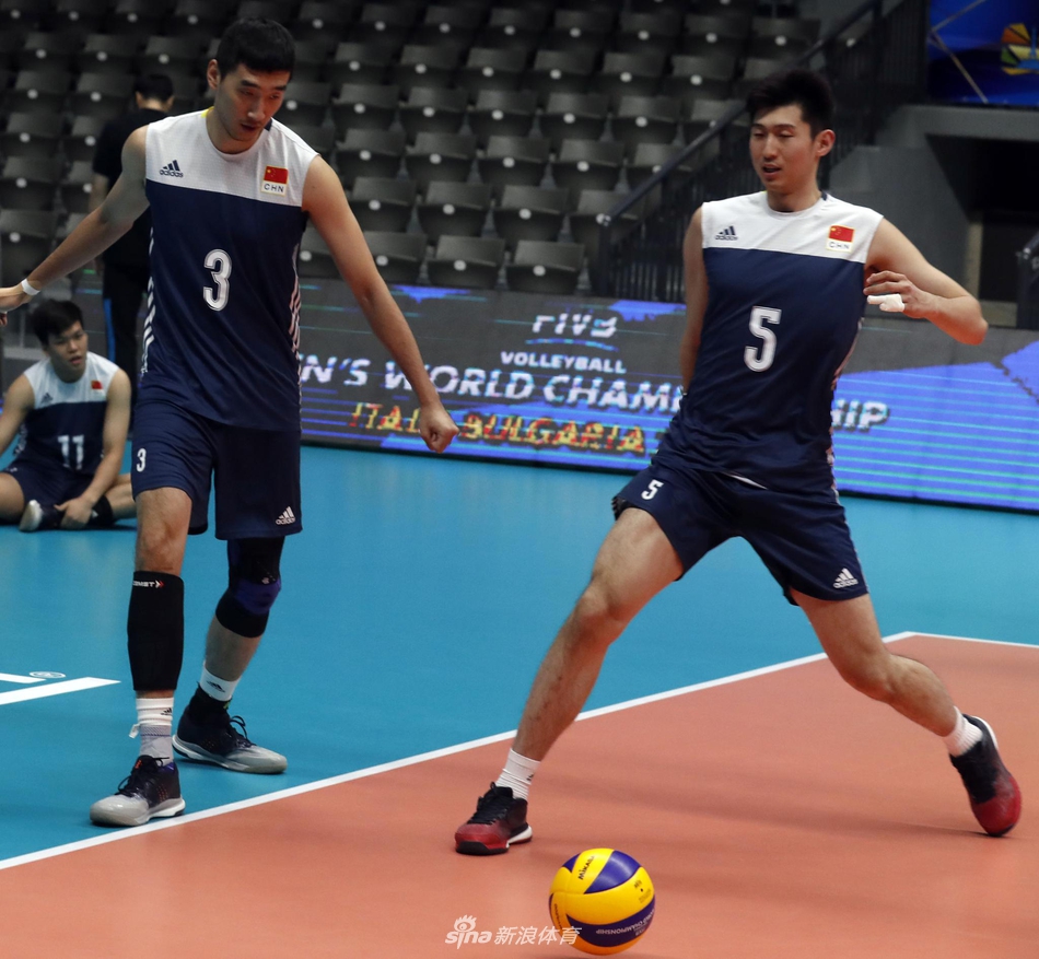 世锦赛中国男排0-3不敌巴西