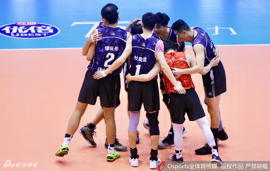 排超八强战山东男排1-3八一男排