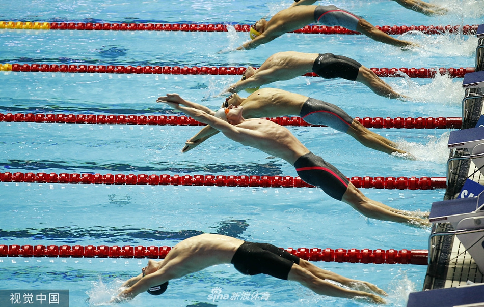 世锦赛100仰徐嘉余半决赛第一进决赛