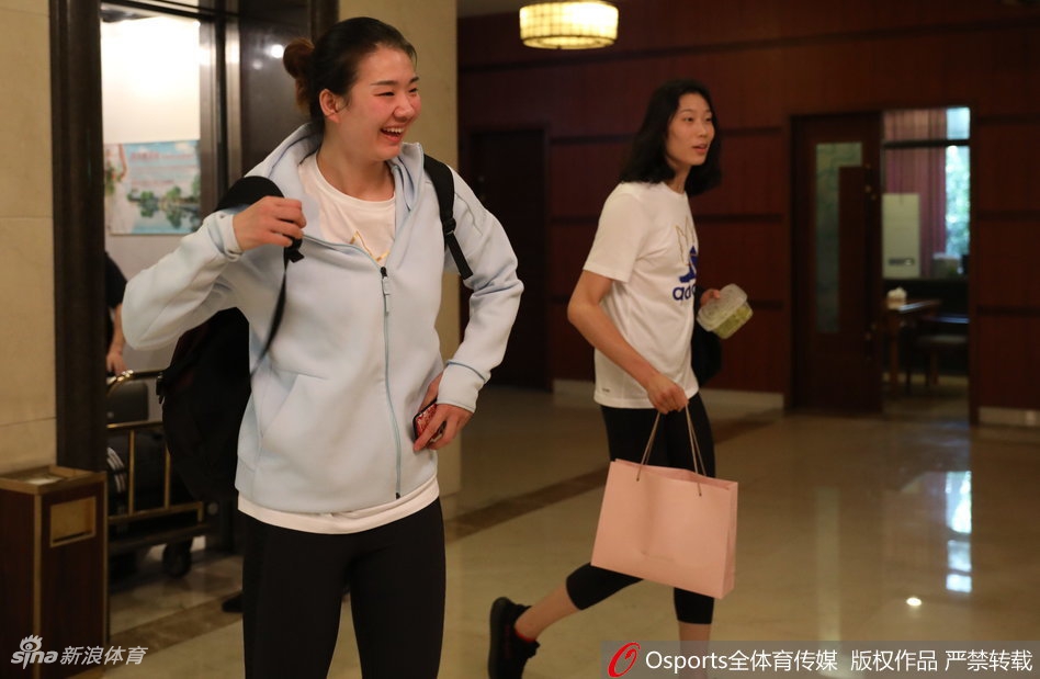 中国女排封闭集训结束返京