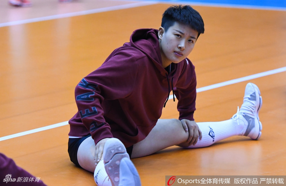 排超8强战北汽女排1-3山东女排