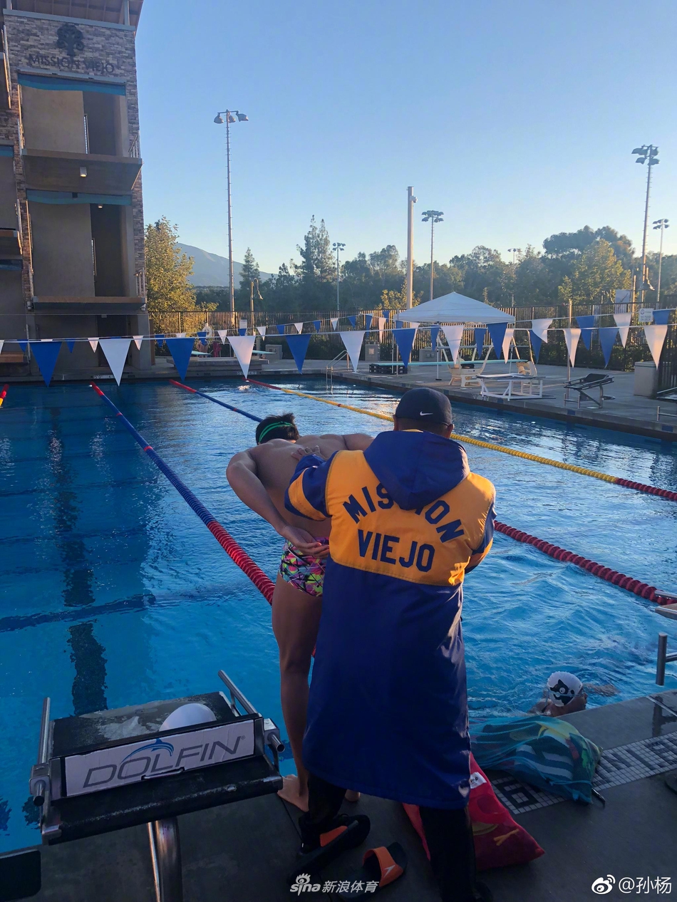 孙杨美国外训：保持顽强的毅力！