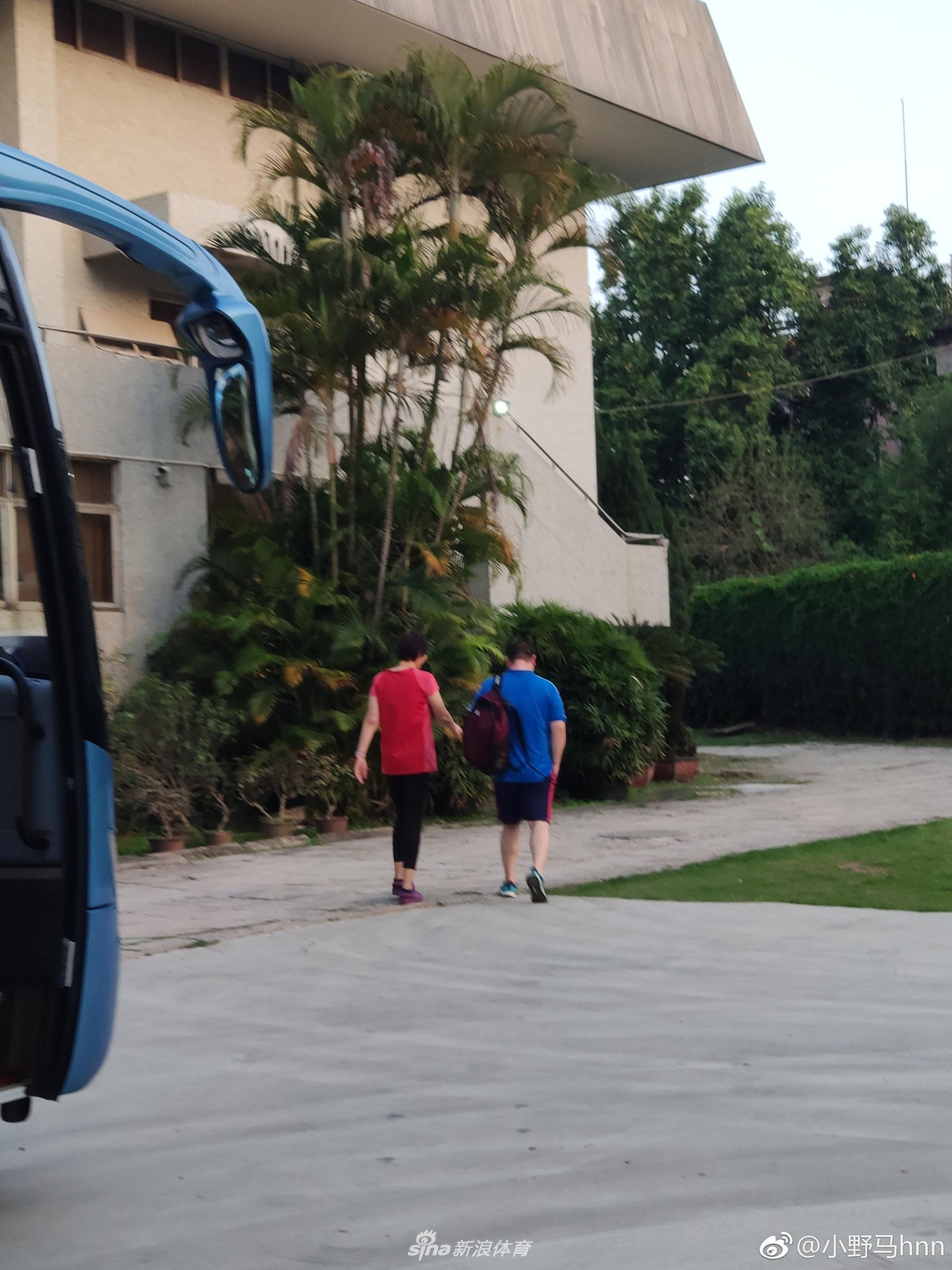 球迷探班中国女排漳州集训