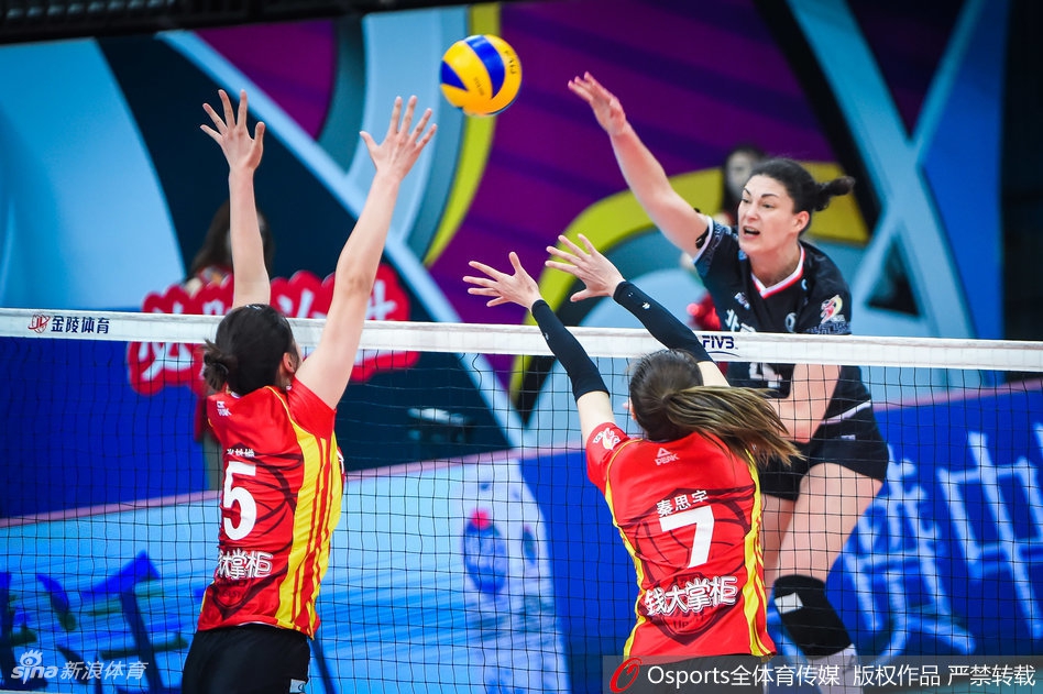 排超半决赛北京女排3-0上海女排