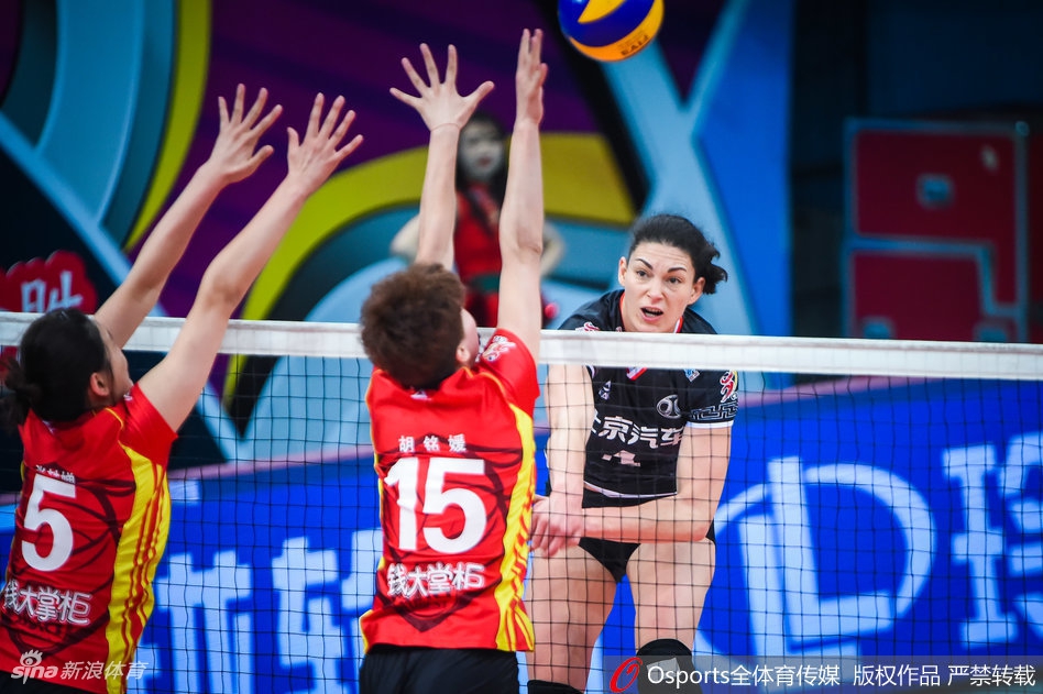 排超半决赛北京女排3-0上海女排