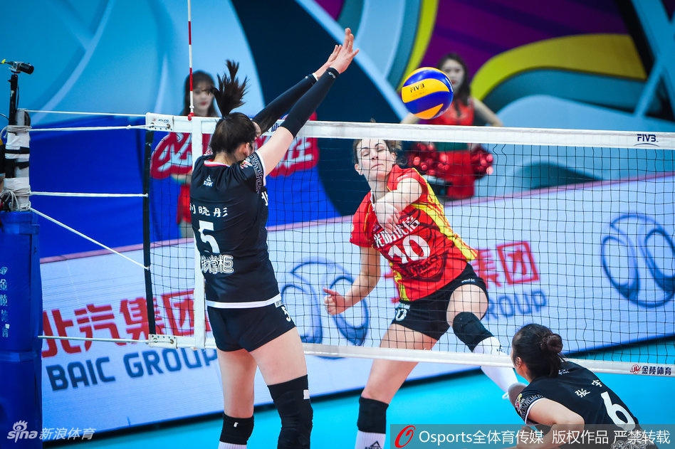 排超半决赛北京女排3-0上海女排