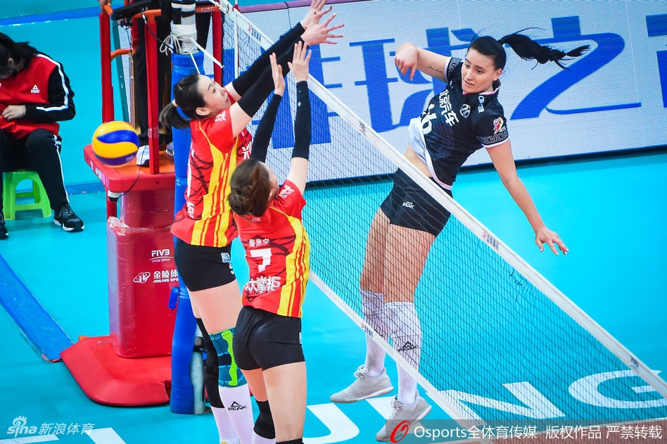 排超半决赛北京女排3-0上海女排