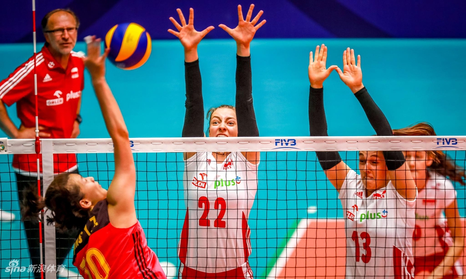 世青赛中国女排2-3不敌波兰