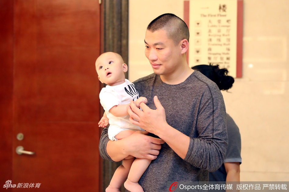 中国女排封闭集训结束返京