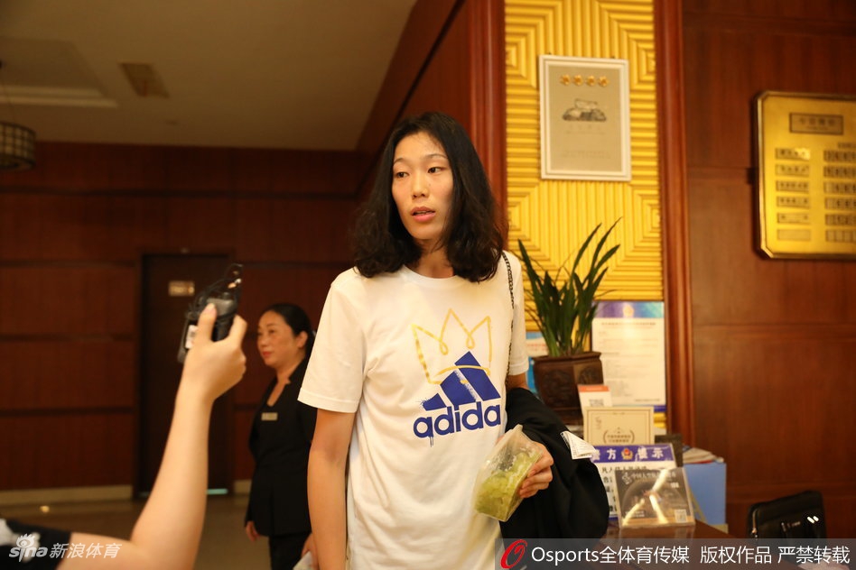 中国女排封闭集训结束返京