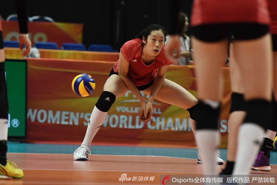 女排世锦赛半决赛中国队适应场地