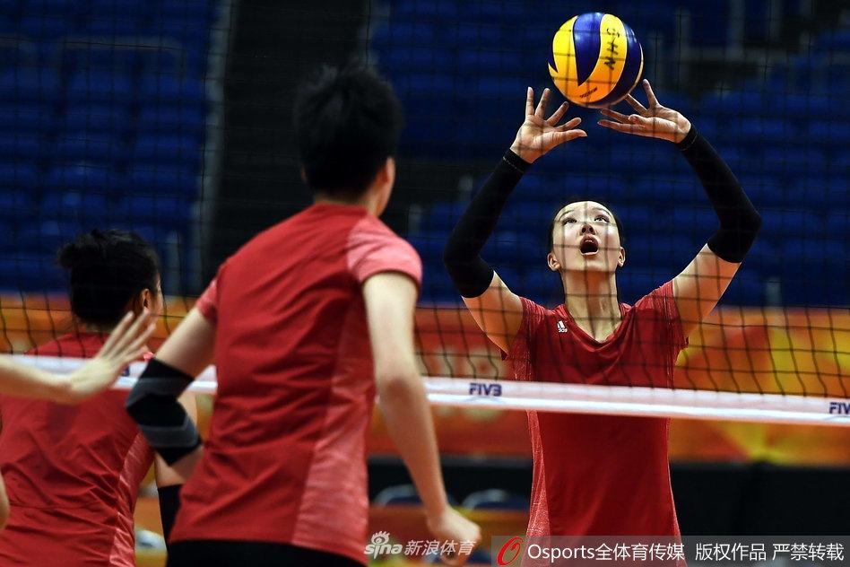 女排世锦赛半决赛中国队适应场地