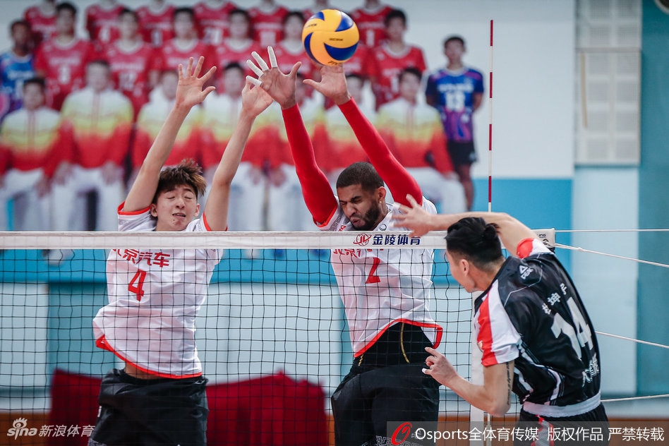 排超八强战北汽男排3-0河南男排