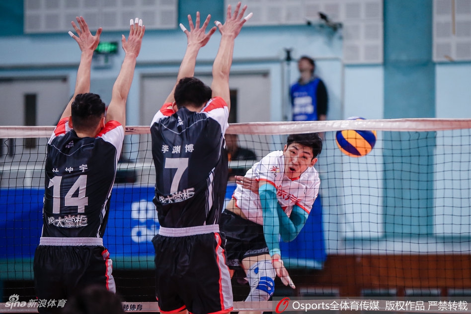 排超八强战北汽男排3-0河南男排