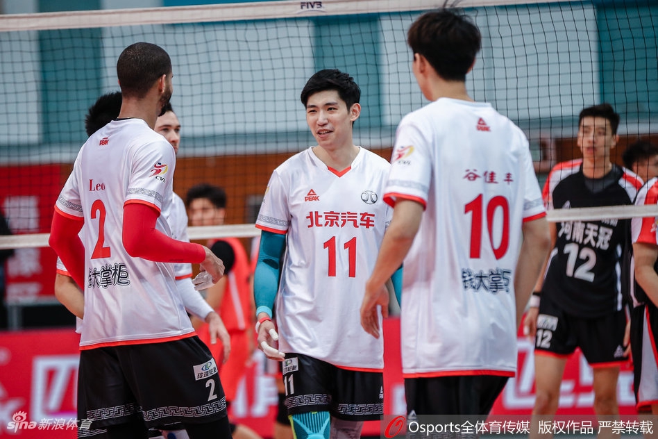 排超八强战北汽男排3-0河南男排