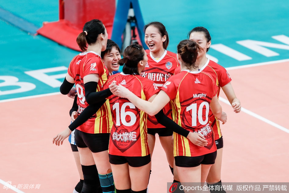 排超8强战北汽女排3-2逆转上海