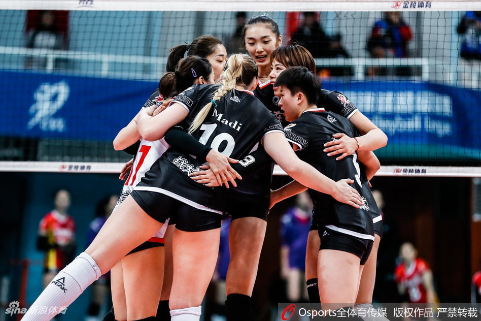 排超8强战北汽女排3-2逆转上海