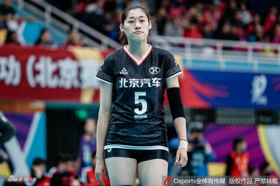 排超八强战北京汽车3-2辽宁女排