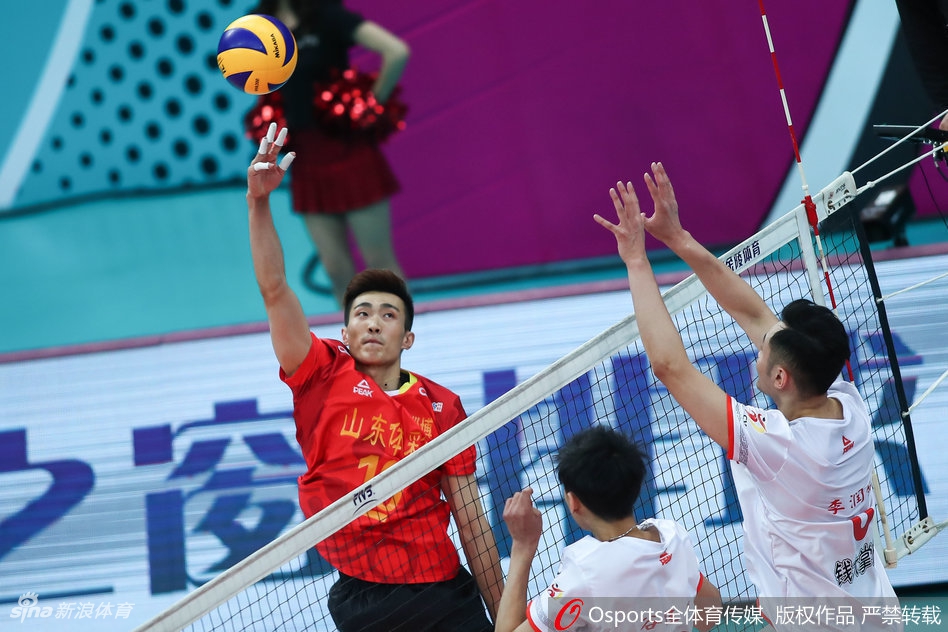 男排联赛半决赛首回合北汽3-0山东
